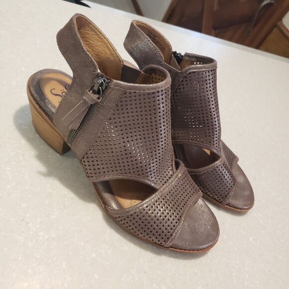Sofft Sara Leather Perforated Cutout Sandals Womens 9 Metallic Taupe Zip - Picture 7 of 7